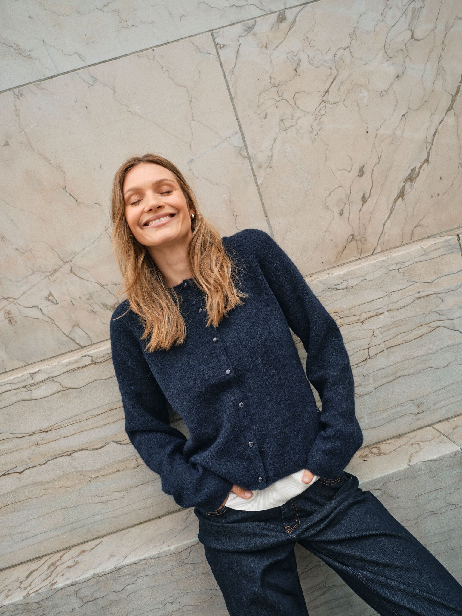 Modelshot / Salute Navy / Detail